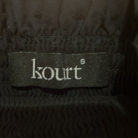 Black Eyelet Kourt Tank - Picture 2 of 4